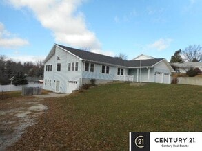 Building Photo - 4801 Hiland Dr