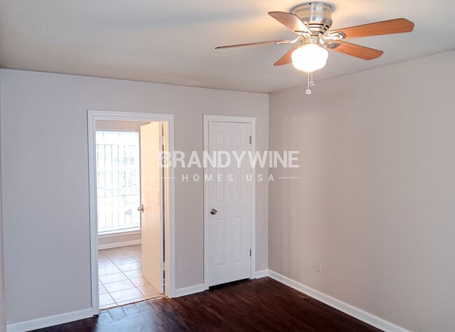 Building Photo - 4534 Valley Stream Dr