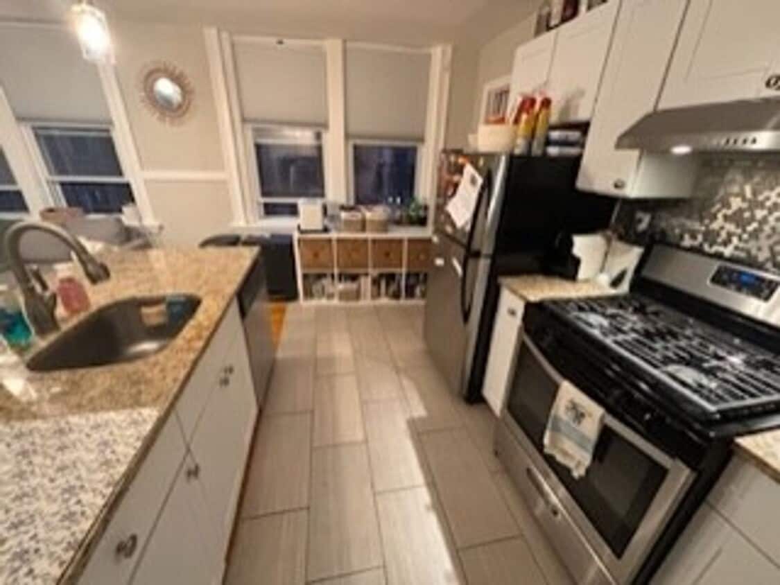 Renovated North End 3 Bed on Fleet St for Sept 1st, 2026. Students Welcome!!! - Renovated North End 3 Bed on Fleet St for Sept 1st, 2026.  Students Welcome!!!