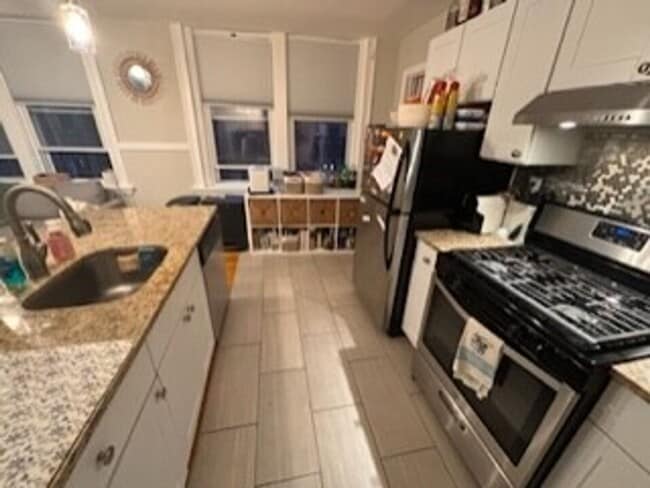 Renovated North End 3 Bed on Fleet St for Sept 1st, 2026. Students Welcome!!! - Renovated North End 3 Bed on Fleet St for Sept 1st, 2026.  Students Welcome!!! Apartment