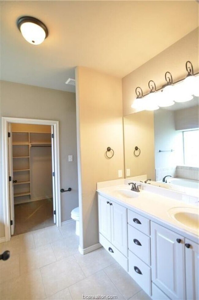 Building Photo - August 2026 Pre-Lease!! Spacious 4 Bed, 3 Bath with Covered Patio!