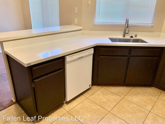 Foto del edificio - 2 br, 2 bath House - 902 Dover