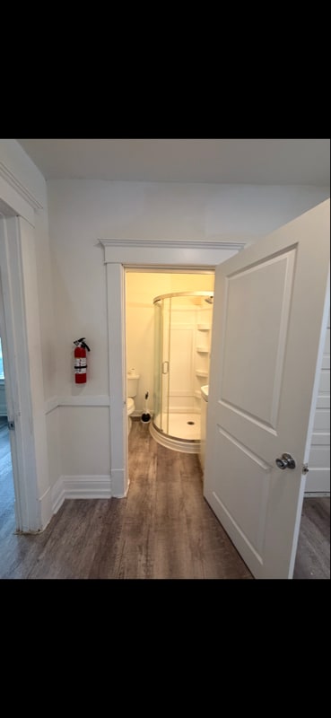 Building Photo - 1564 Laharpe St