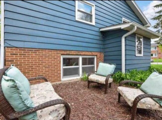 Foto del edificio - 5107 Wallace Ave