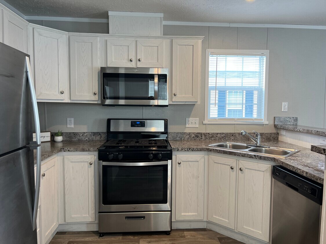 Foto principal - 5197 Chantelle Dr