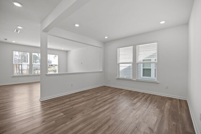 Foto del edificio - 2710 Turner Pines Dr