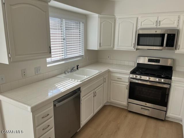 Building Photo - 279 N Skyline Dr