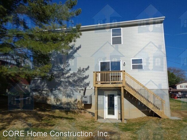 Building Photo - 4 br, 2.5 bath House - 275 Ihle Drive,