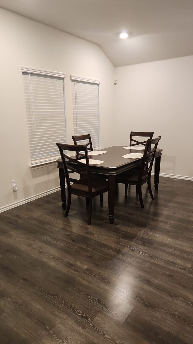 Foto del edificio - 3101 Channing Dr