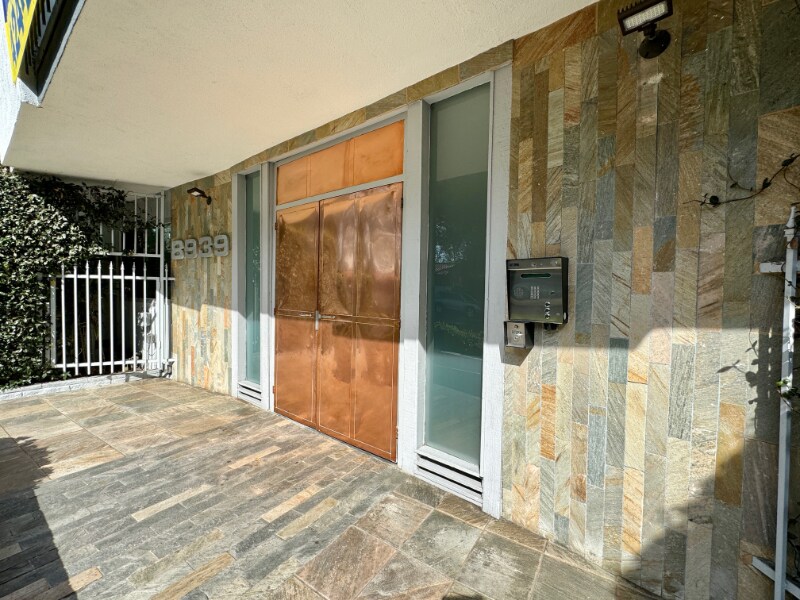 Foto principal - 8939 Cadillac Ave