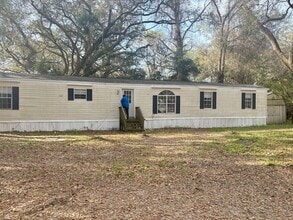 Building Photo - 28 Westgate Cir