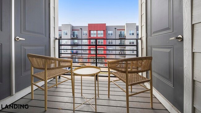 Foto del edificio - 4000 N Albion St