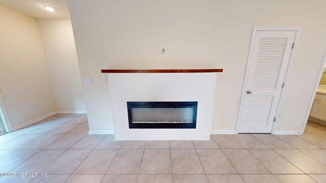 Building Photo - 7623 Legacy Trl