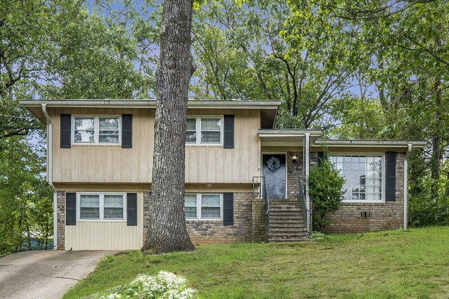 Building Photo - 1021 Dawn Dr