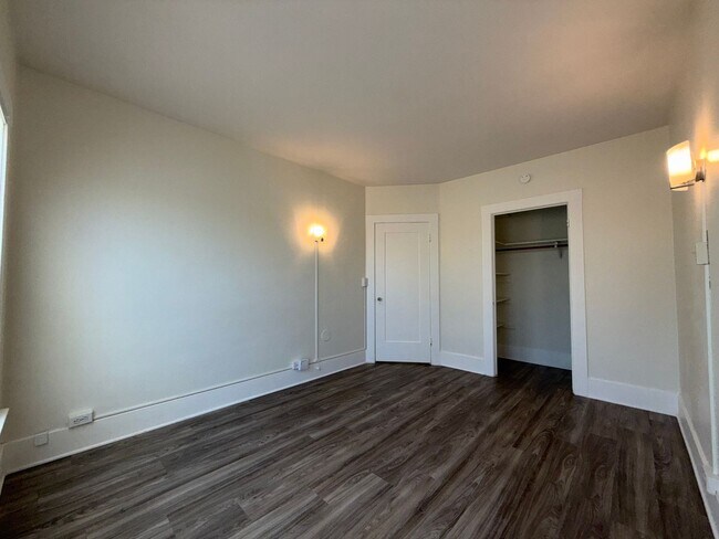Foto del edificio - 916-922 Orange Ave.