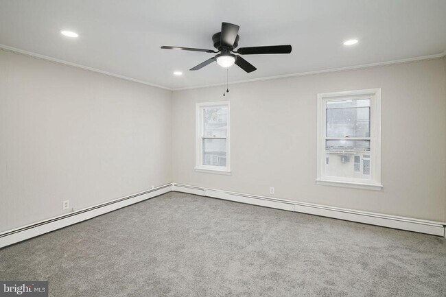 Building Photo - 310 Dorrance St