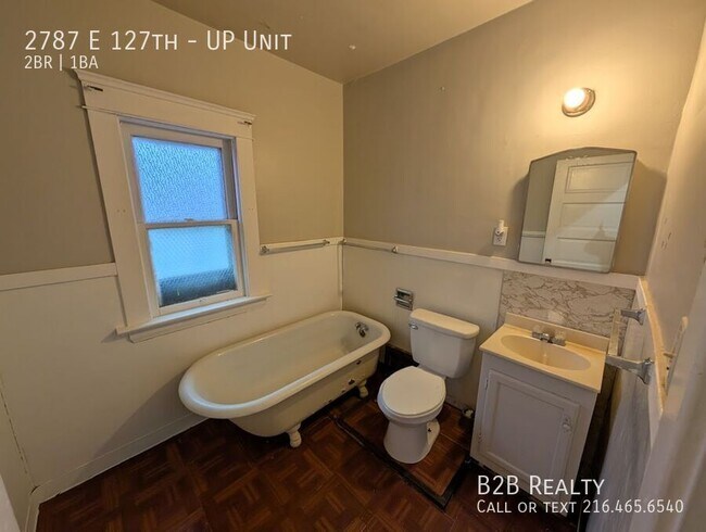 Foto del edificio - 2787 E 127th-UP Unit