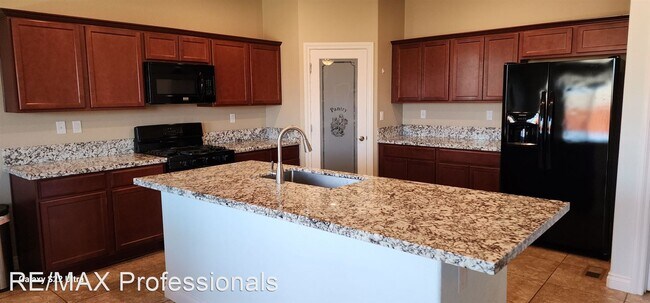Building Photo - 4 br, 2.5 bath House - 18187 Kodiak Bear Ct