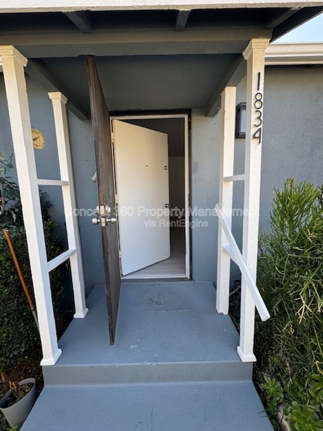 Building Photo - 1834 Cedar Ave