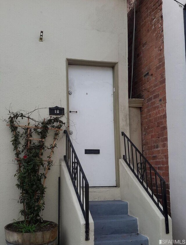 Primary Photo - 18 Lapidge St