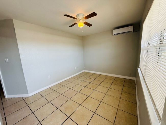 Building Photo - 680 22nd Ave S