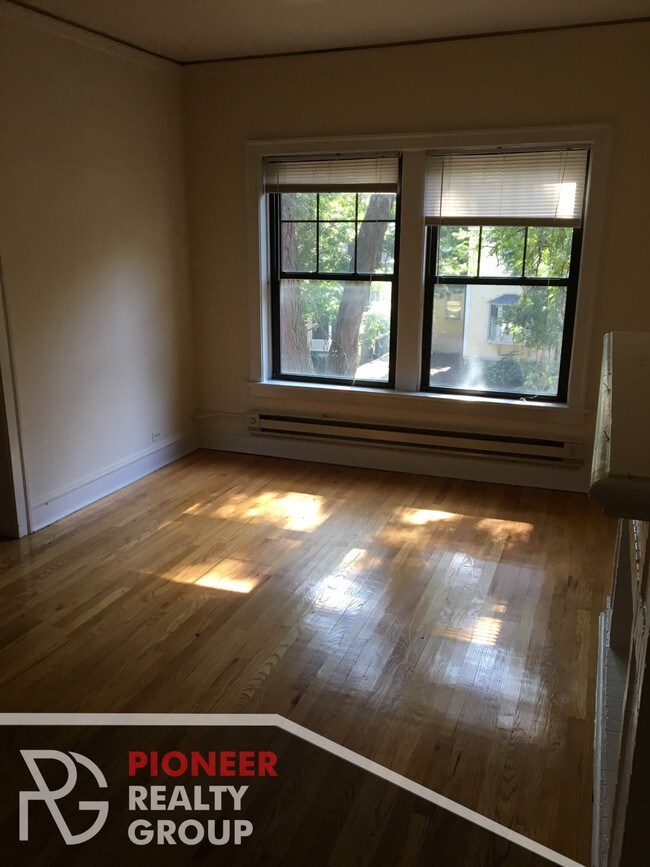 Foto del edificio - 1031 Dempster Street
