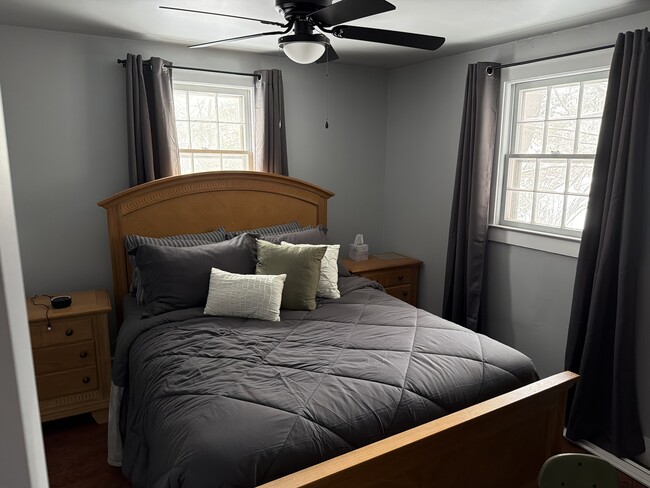 Building Photo - 305 W Main St