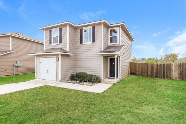 Building Photo - 3 Bedroom Ready for Immediate Move In!