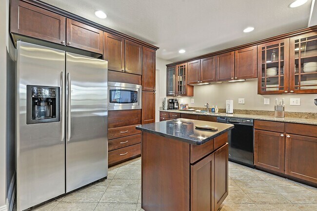 Foto del edificio - Incredible Home A Block off of Biloxi Beach!