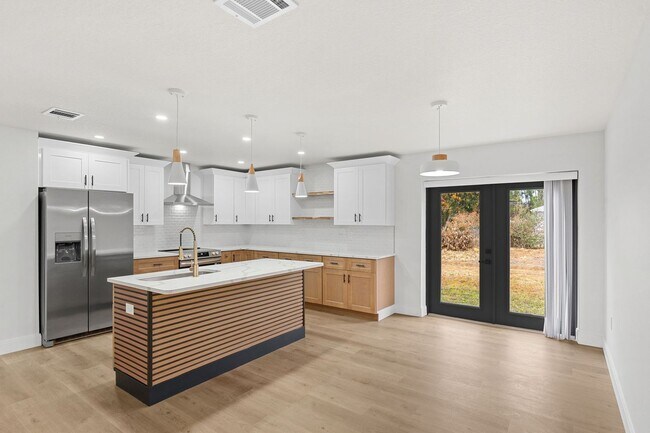 Foto del edificio - 1623 Espejo St SE