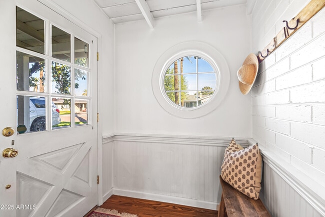 Foto del edificio - 4631 E Pinchot Ave