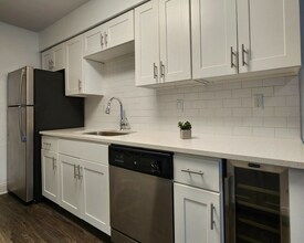 Sun Bay Kitchen 1.jpg - Sun Bay Palms at South Tampa