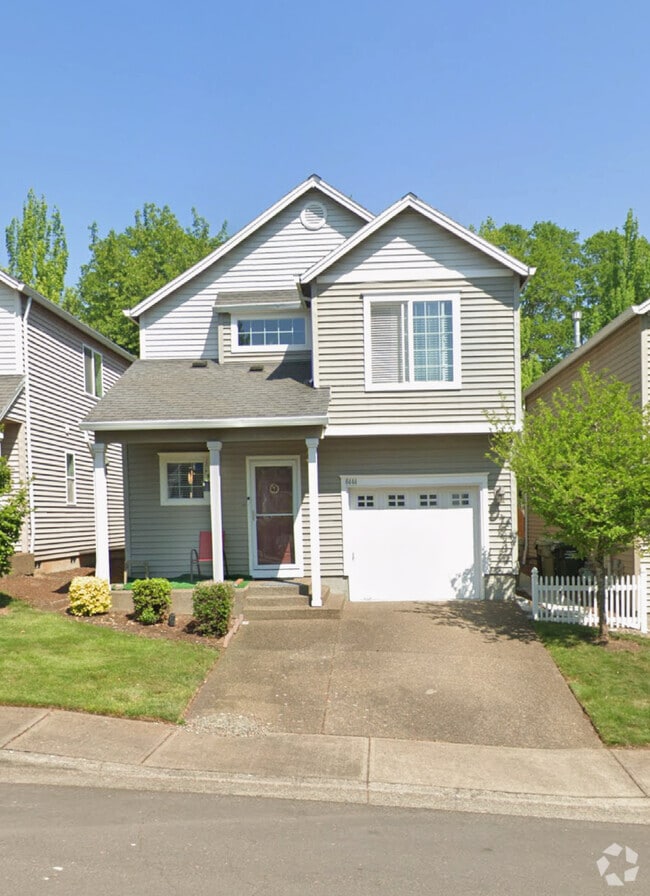 Forest Park Apartments for Rent with High Ceilings Portland, OR 1