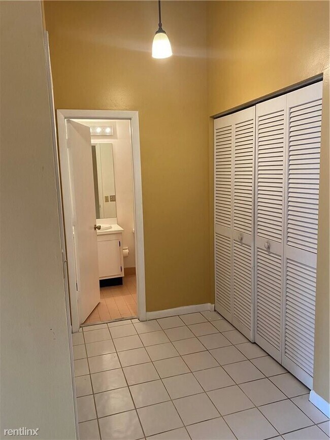 Foto del edificio - 3 br, 2 bath Condo - 3551 Inverrary Blvd W