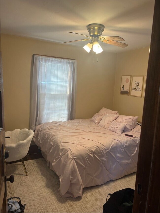 Foto del edificio - Available June 2026! 4 Bedroom House Close to Campus!