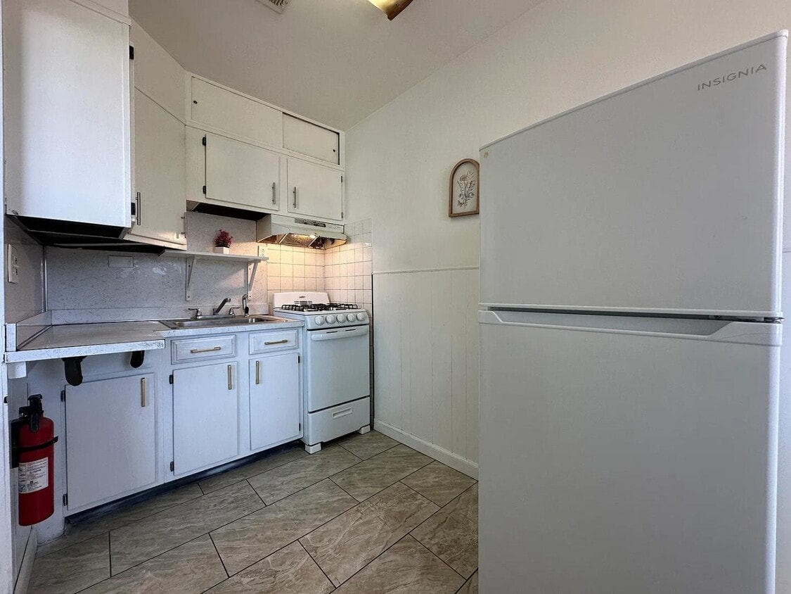 Primary Photo - 6642 Frankford Ave