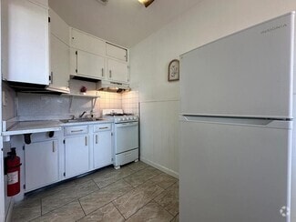 Building Photo - 6642 Frankford Ave