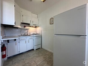 Building Photo - 6642 Frankford Ave