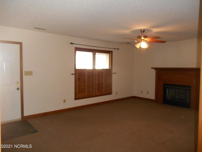 Building Photo - 808 Mandarin Trail