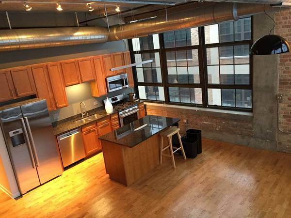 Kitchen - 3963 W Belmont Ave