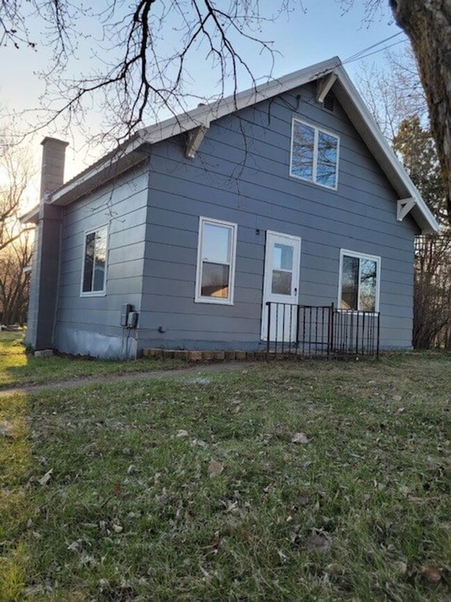 Foto del edificio - 3 Bedrooms, 1 Bathrooms Single Family Home in Staples, MN w/2+ car garage
