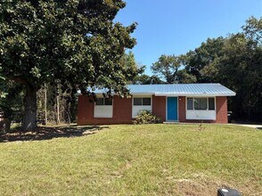 Building Photo - 962 Farwell Dr