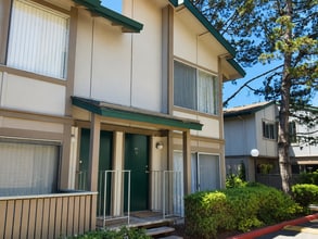 Building Photo - 366 Imperial Way