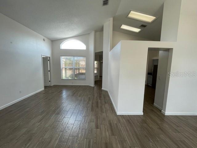 Building Photo - 1009 California Creek Dr