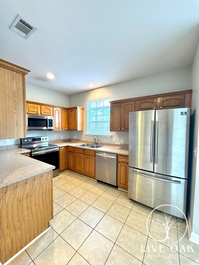 Building Photo - 125 Governors Blvd