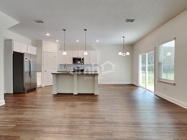 Foto del edificio - 3120 Creek Village Lane