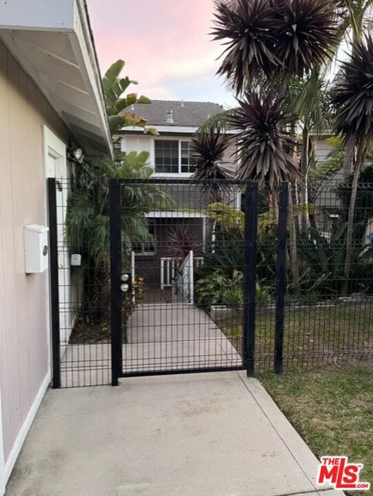 Building Photo - 7830 W 83rd St