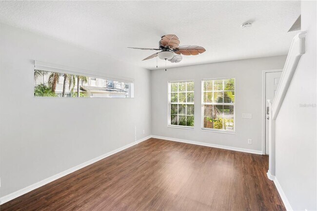 Foto del edificio - 8001 Boone Dr