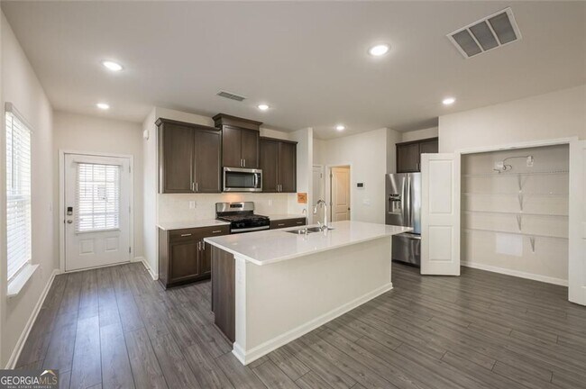Foto del edificio - 345 Timberland Ave