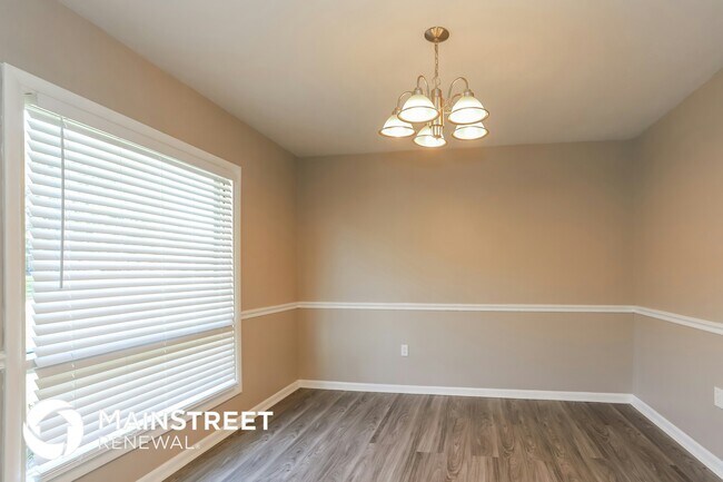 Building Photo - 609 Willow Run